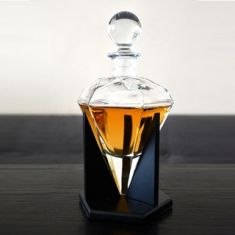Whisky Decanter -  Wine Decanter Gift Set - Wine Carafe - Unique Design Whisky Holder CG-66